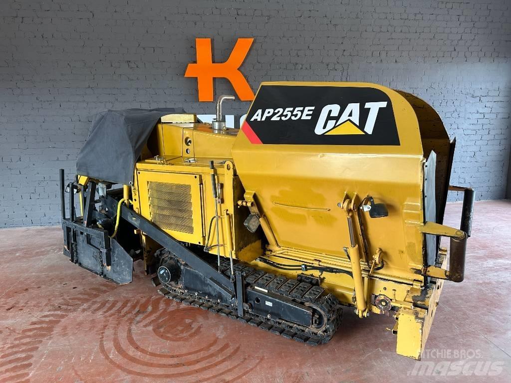 CAT AP 255 E Asfaldilaoturid