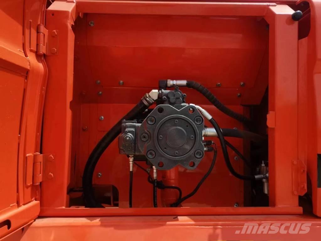 Doosan DX 300 Roomikekskavaatorid