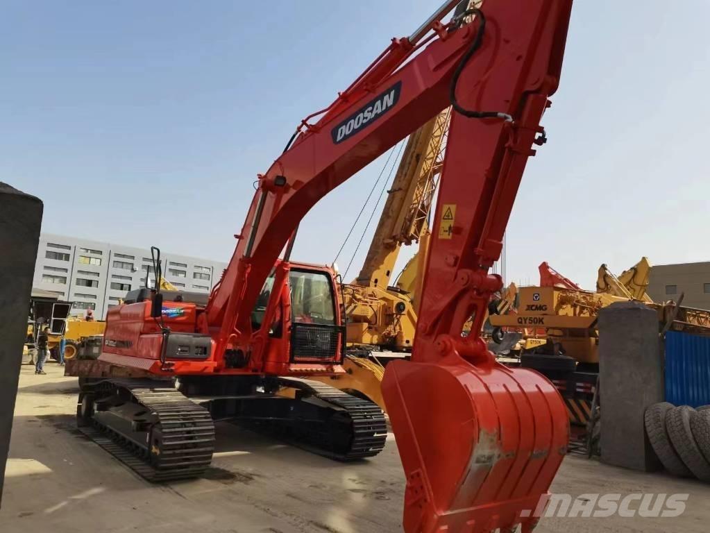 Doosan DX 300 Roomikekskavaatorid