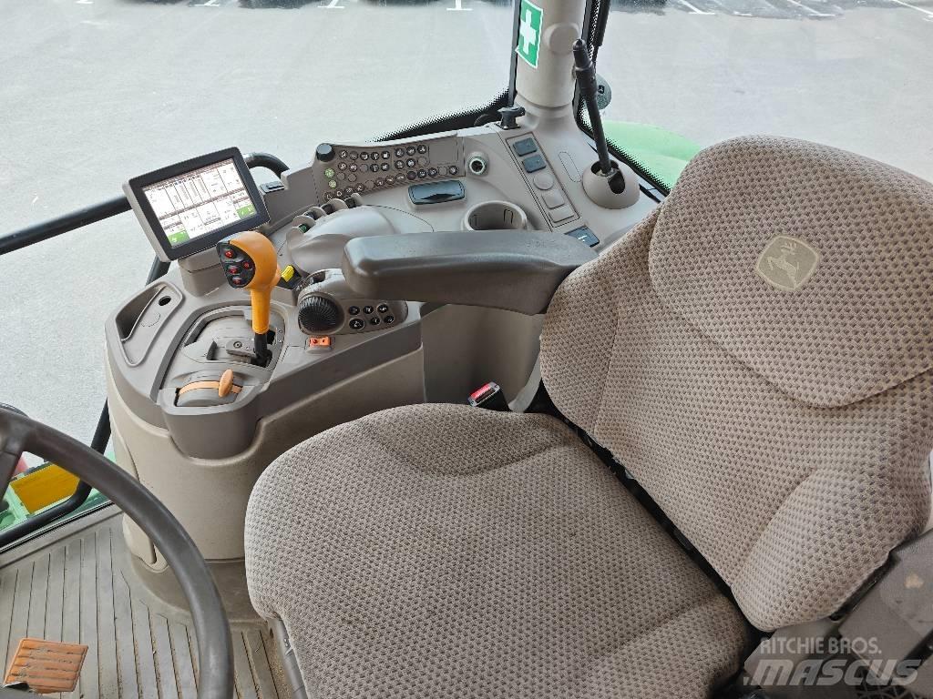 John Deere 6215 R Traktorid