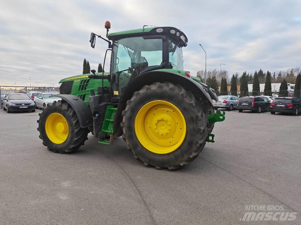 John Deere 6215 R Traktorid