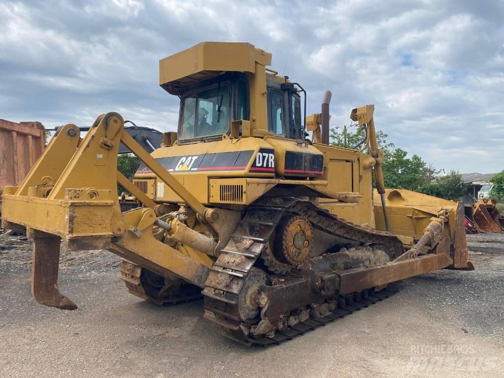 CAT D 7 R Buldooserid