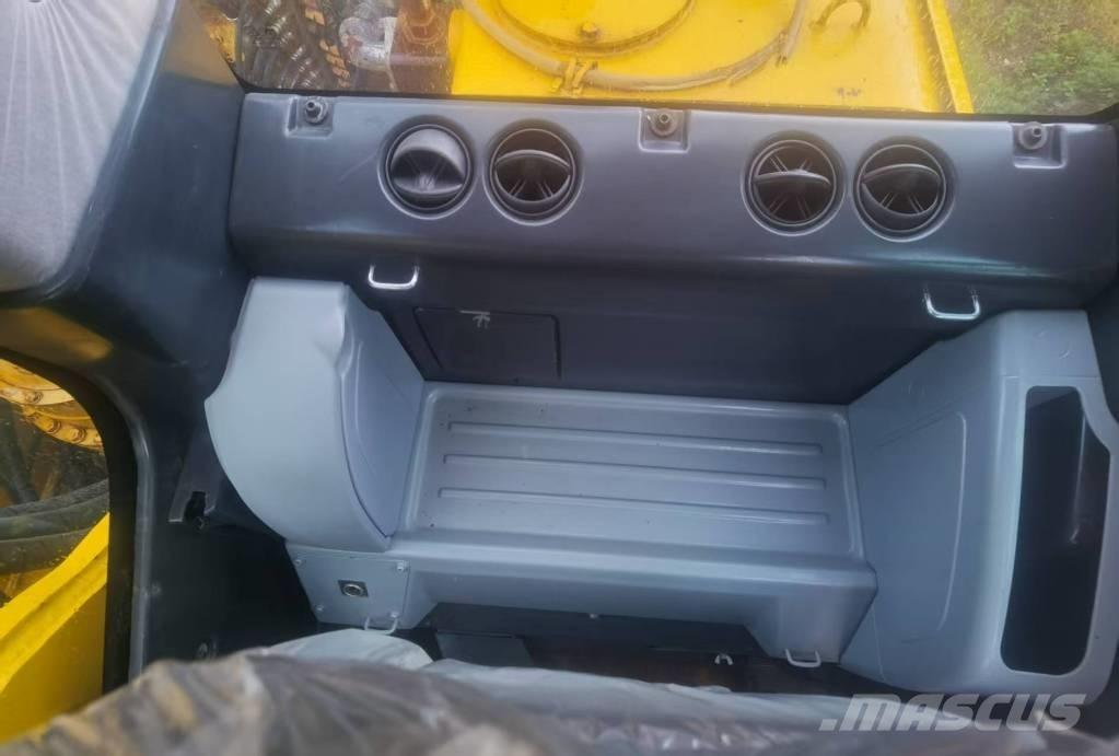 Komatsu PC 450-8 Roomikekskavaatorid