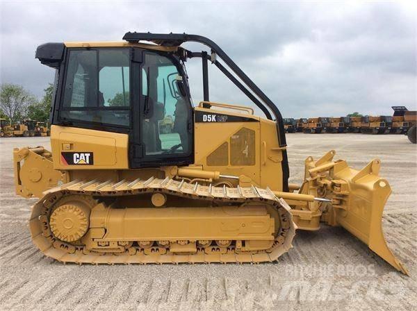 CAT D 5 K LGP Buldooserid