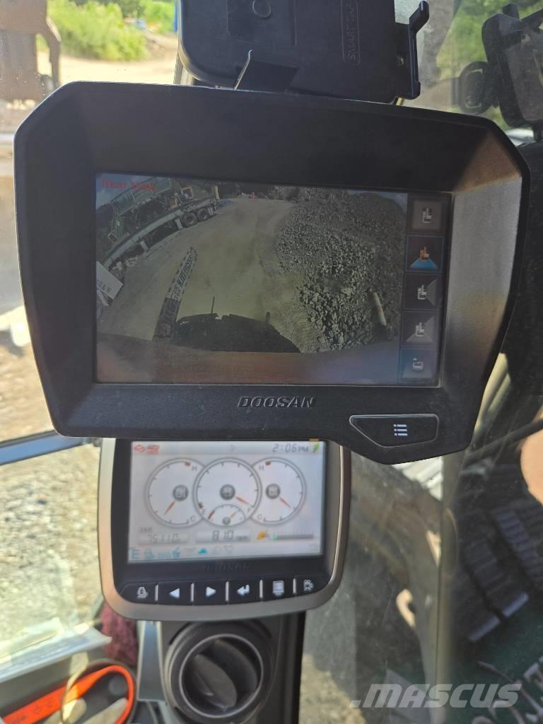 Doosan DX 300 LC-5 Roomikekskavaatorid