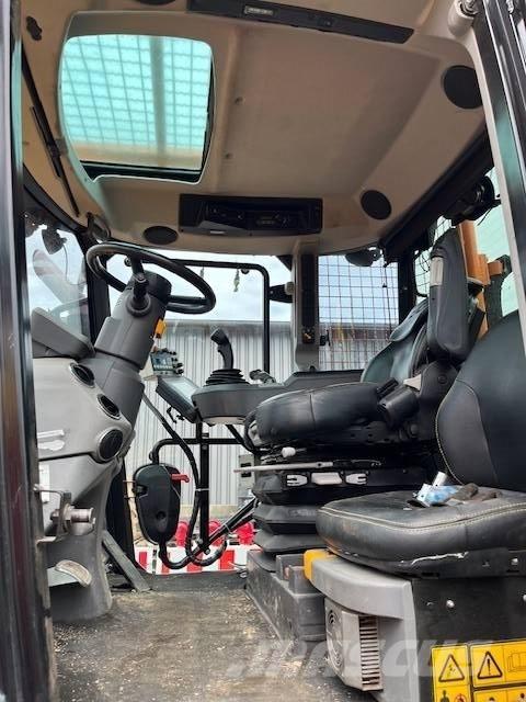 JCB Fastrac 4220 Traktorid