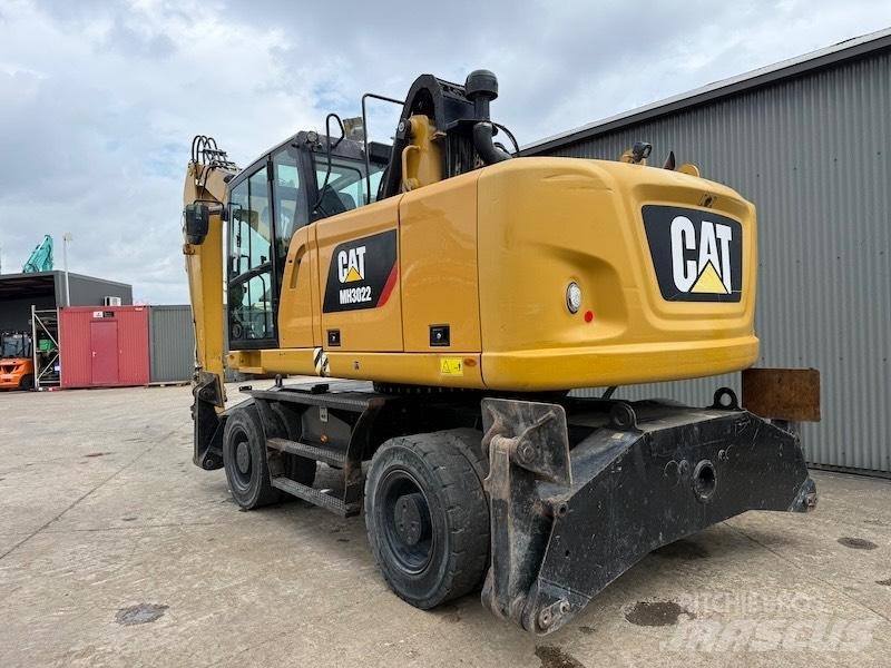 CAT MH 3022 Materjalikäitlusmasinad