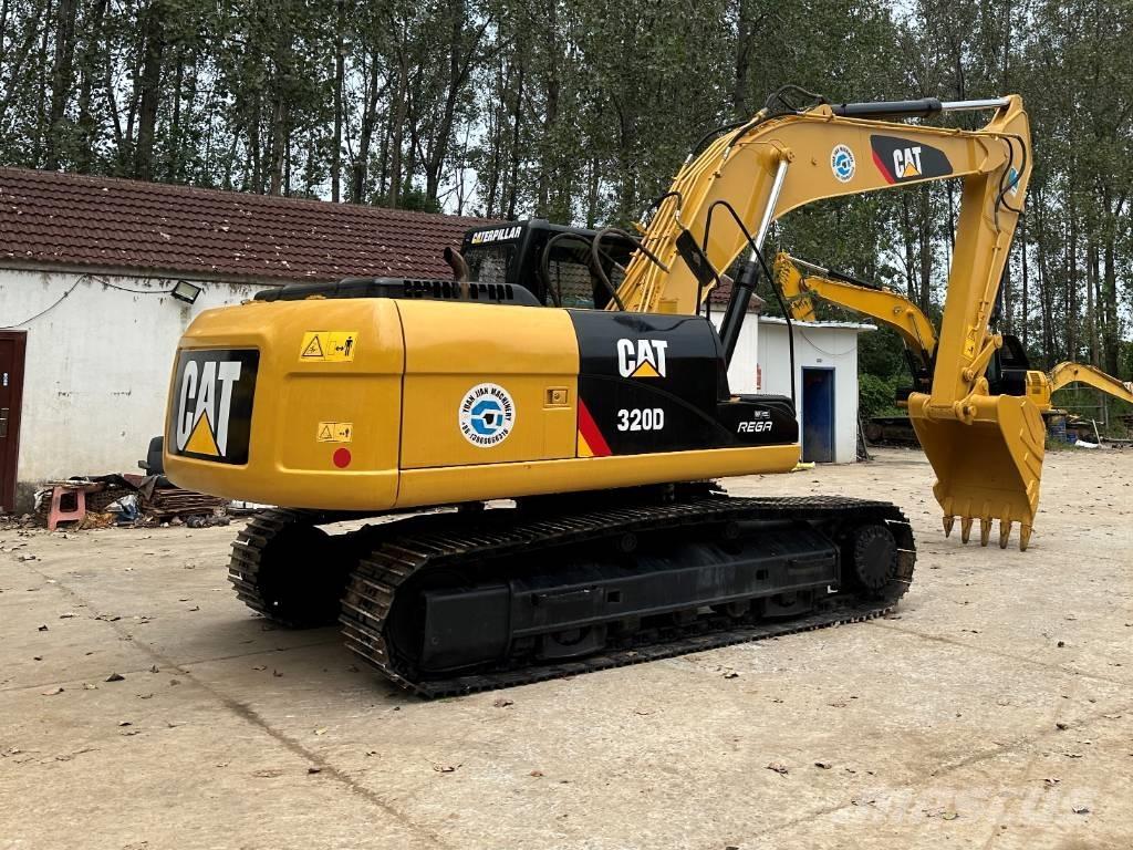 CAT 320D Roomikekskavaatorid
