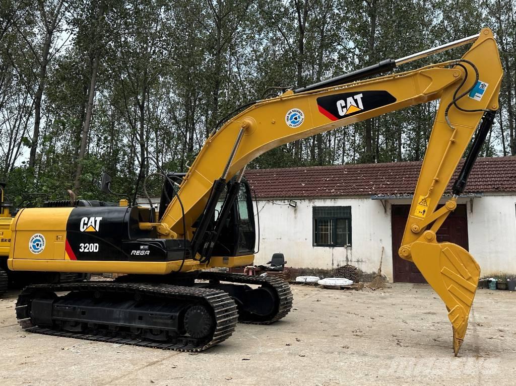 CAT 320D Roomikekskavaatorid