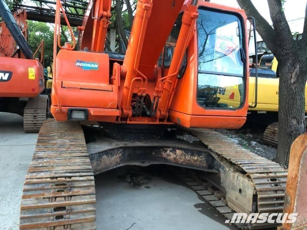 Doosan 220-7 Roomikekskavaatorid