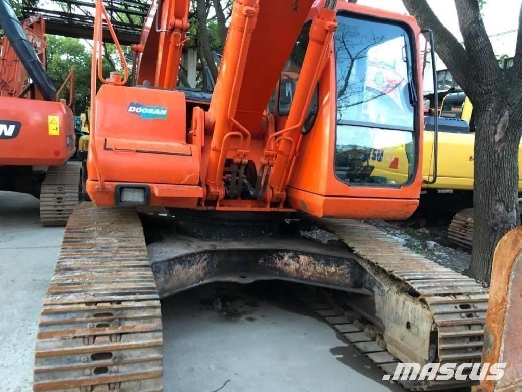 Doosan 220-7 Roomikekskavaatorid