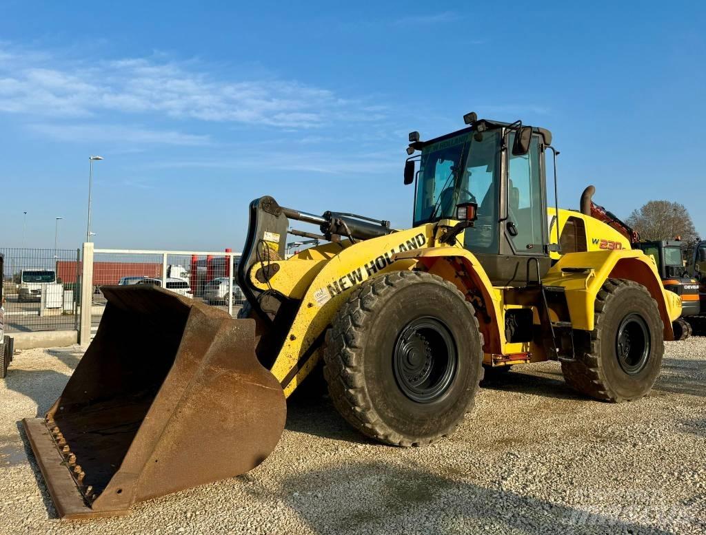 New Holland W 230 C Rataslaadurid