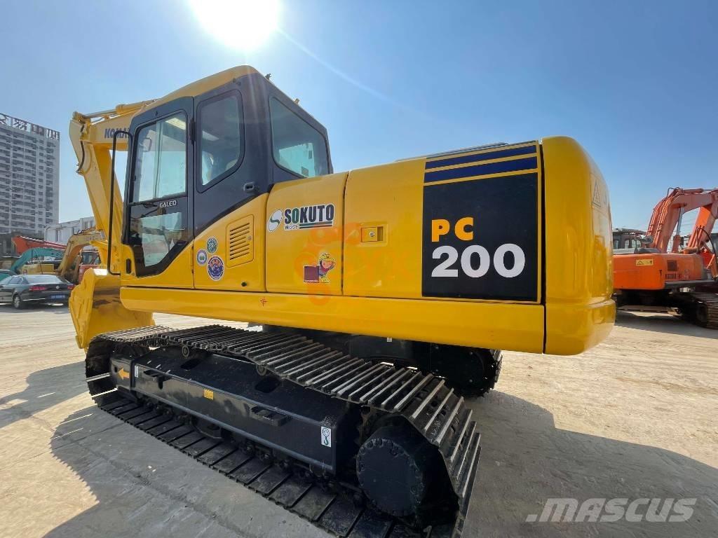 Komatsu PC 220 Roomikekskavaatorid