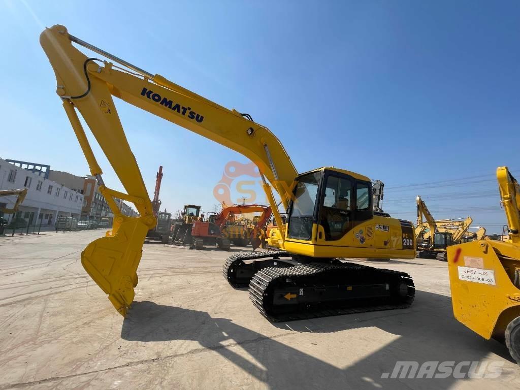 Komatsu PC 220 Roomikekskavaatorid