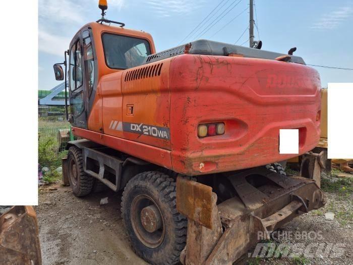 Doosan DX210WA Ratasekskavaatorid