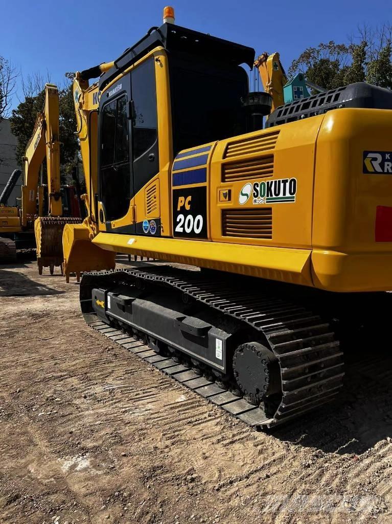 Komatsu PC 200-8N1 Roomikekskavaatorid