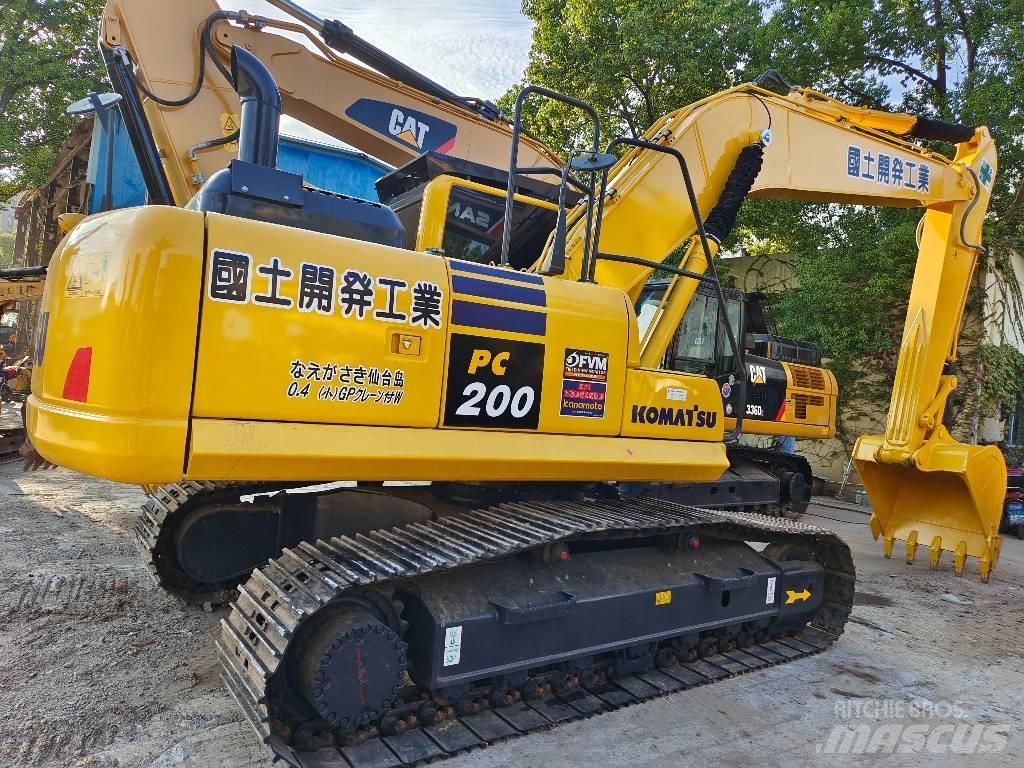 Komatsu PC 200-8 Roomikekskavaatorid