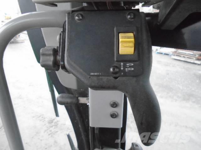 CAT 140 M 2 AWD Greiderid