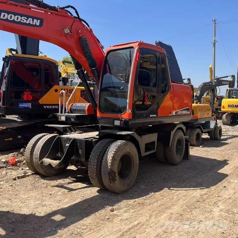 Doosan DX150W Ratasekskavaatorid