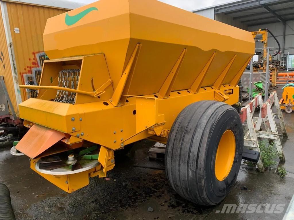 Bredal  Mineraalväetise laoturid