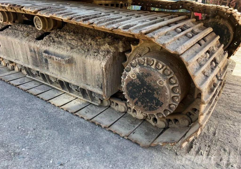 CAT 330 D L Roomikekskavaatorid