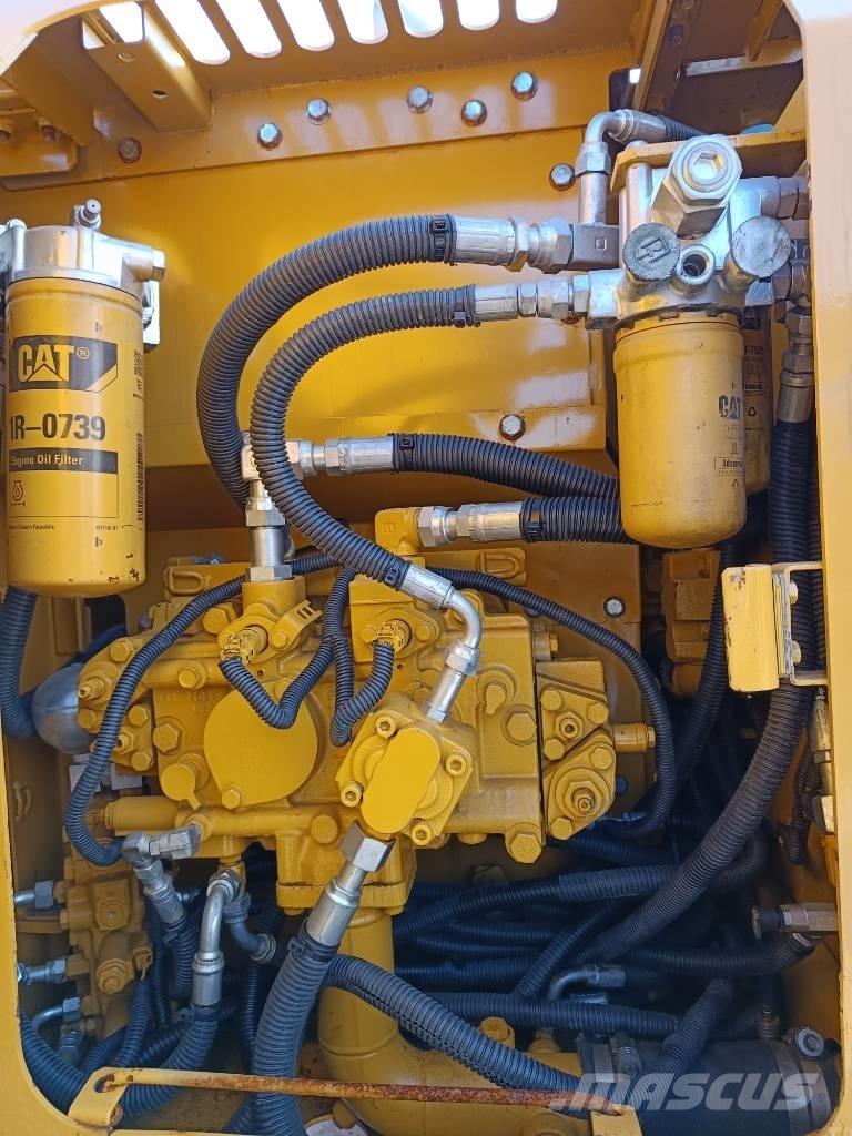 CAT 312 D Roomikekskavaatorid