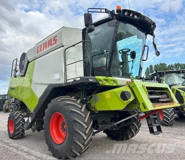 CLAAS TRION 520 Teraviljakombainid