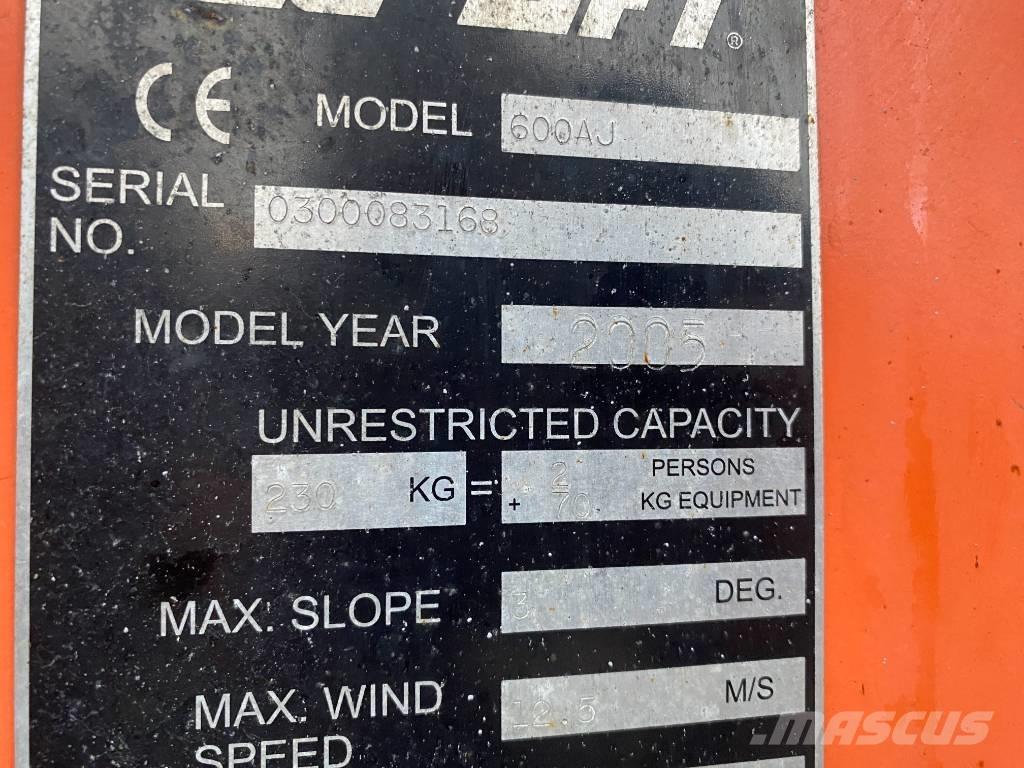 JLG 600 AJ Iseliikuvad poomtõstukid