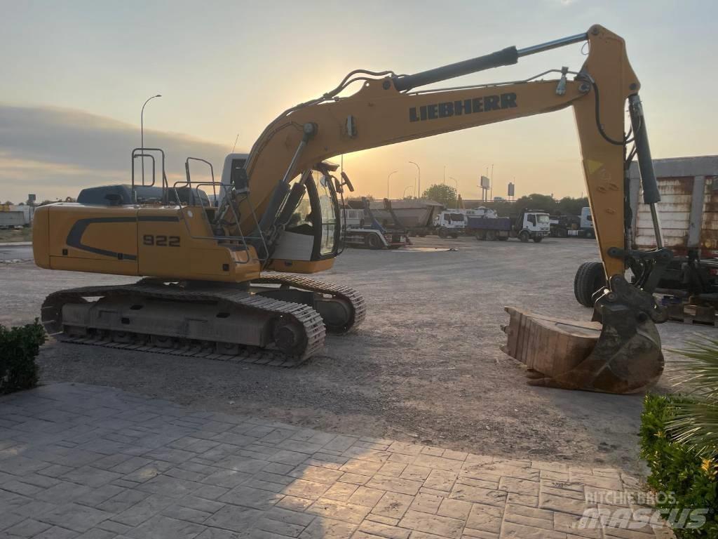 Liebherr R922 NLC Roomikekskavaatorid