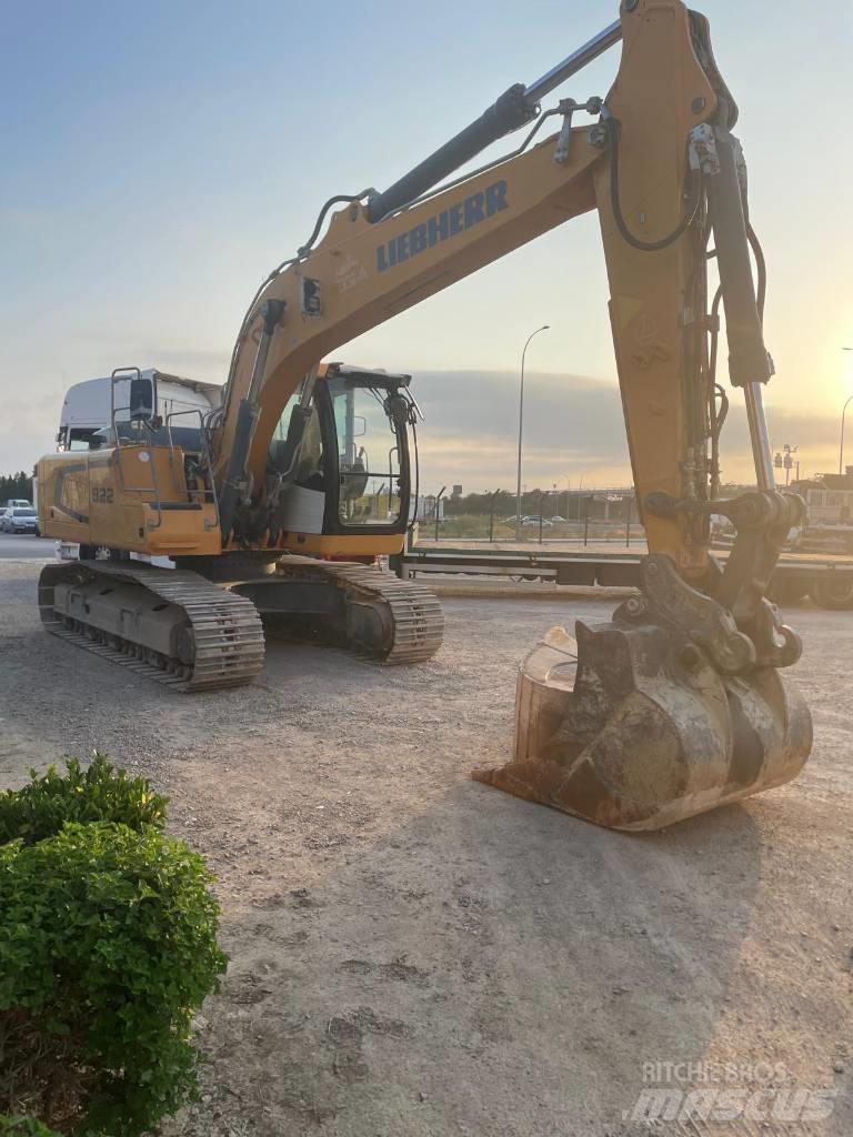 Liebherr R922 NLC Roomikekskavaatorid