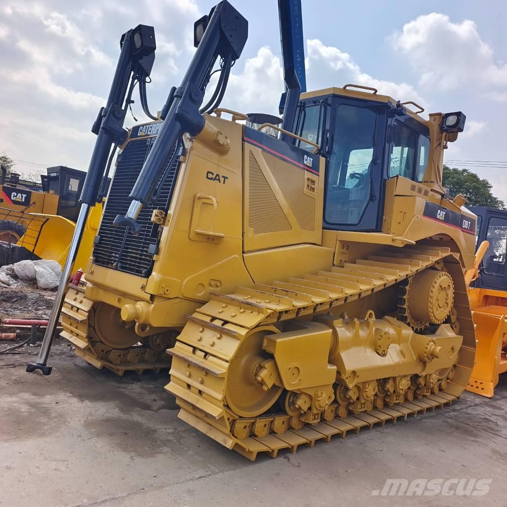 CAT D 8 T Buldooserid