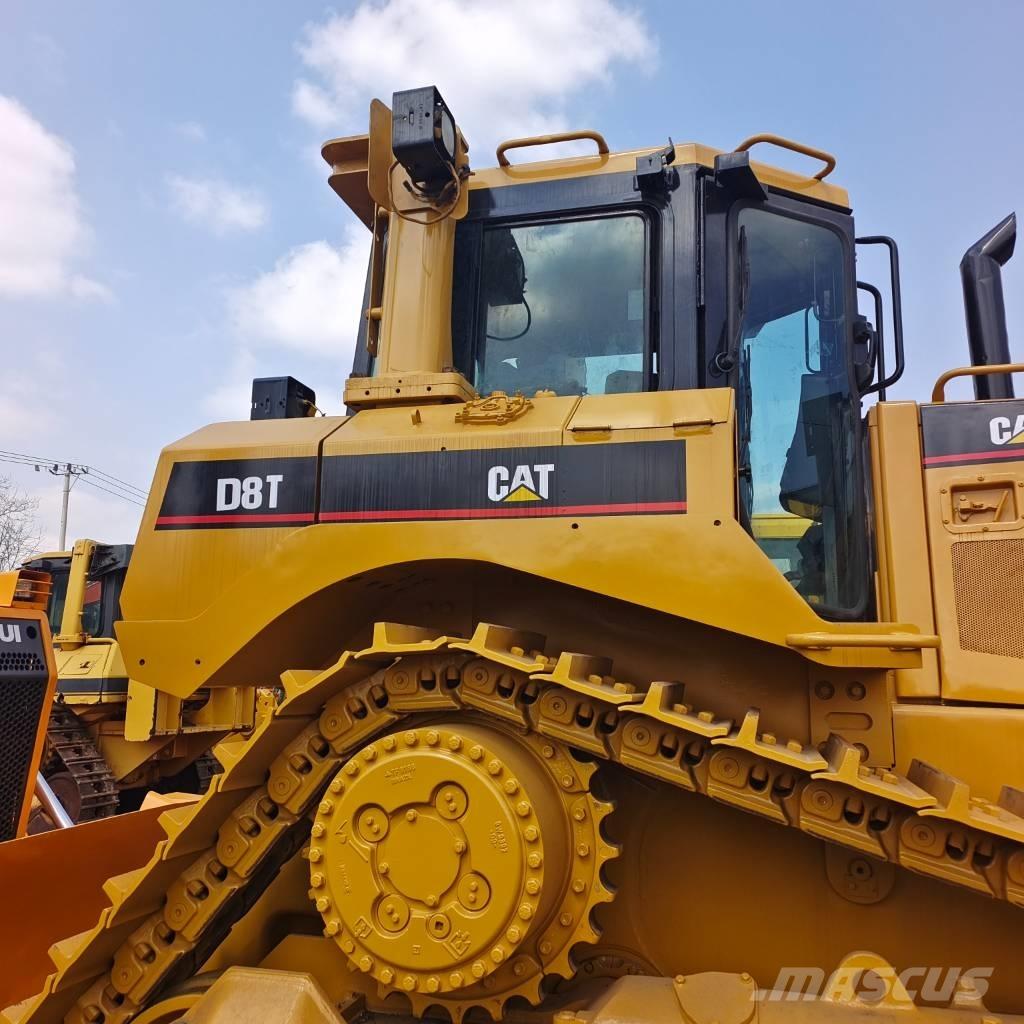 CAT D 8 T Buldooserid