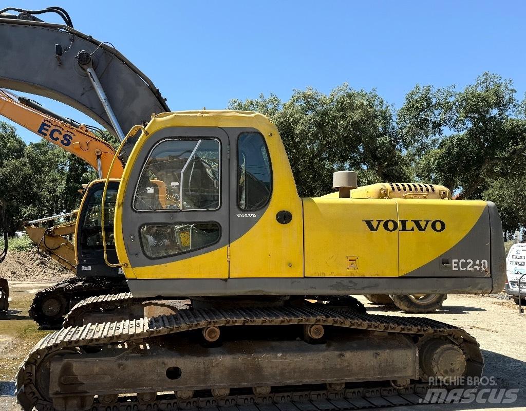 Volvo EC240 Pika noolega ekskavaatorid