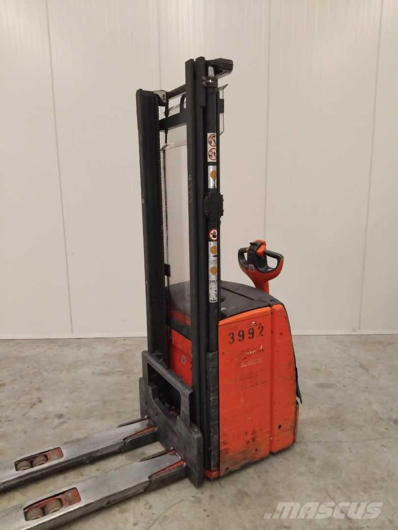 Linde L14 Platvormiga virnastajad