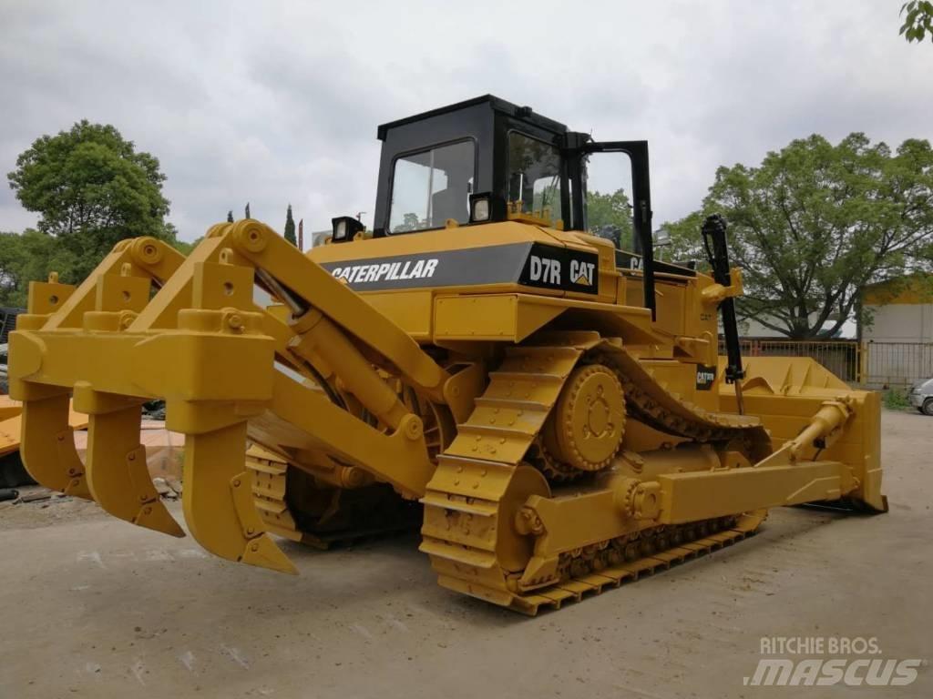 CAT D 7 R Buldooserid