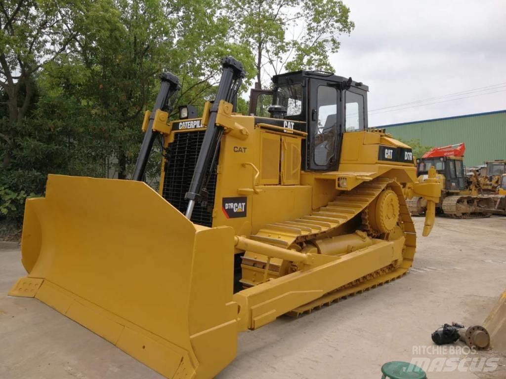 CAT D 7 R Buldooserid