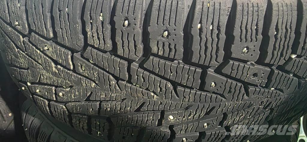 Toyota Hilux Madelkaubikud