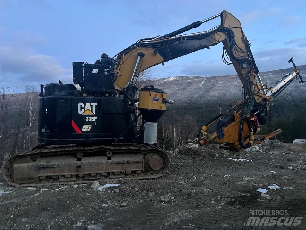 CAT 335 F L CR Vertikaalsed puurmasinad