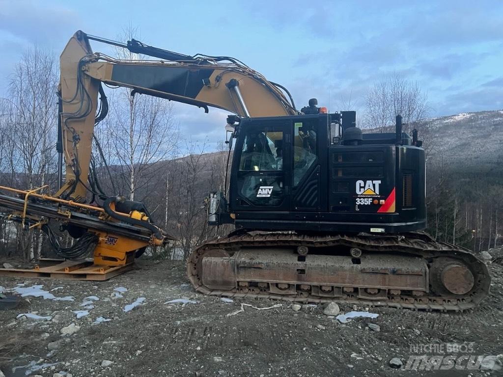 CAT 335 F L CR Vertikaalsed puurmasinad
