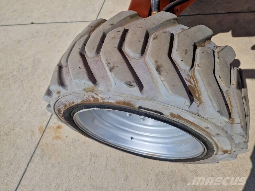 JLG M 600 JP R335 Iseliikuvad poomtõstukid