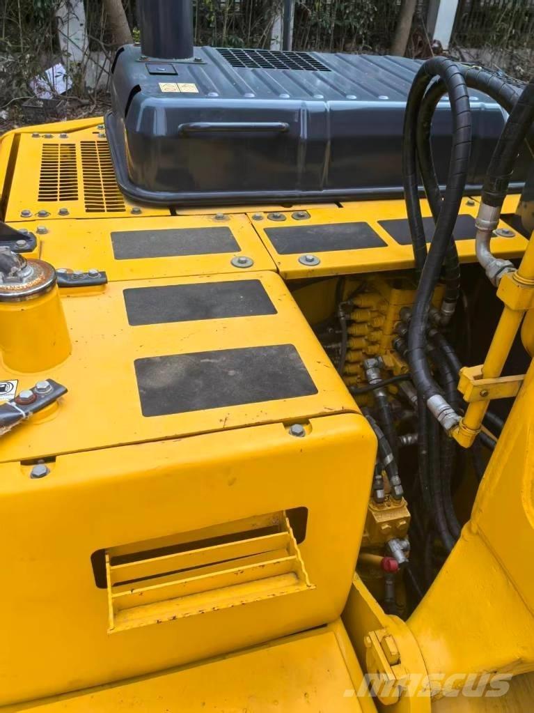 Komatsu PC 130 Roomikekskavaatorid