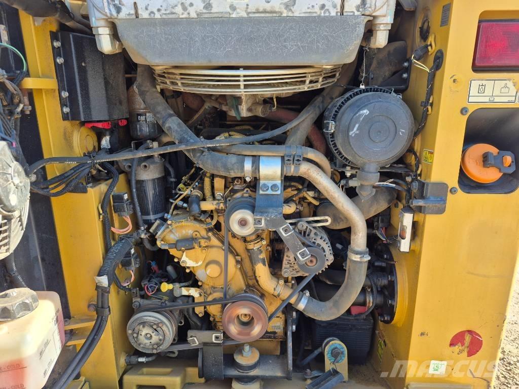 CAT 249 D Kompaktlaadurid