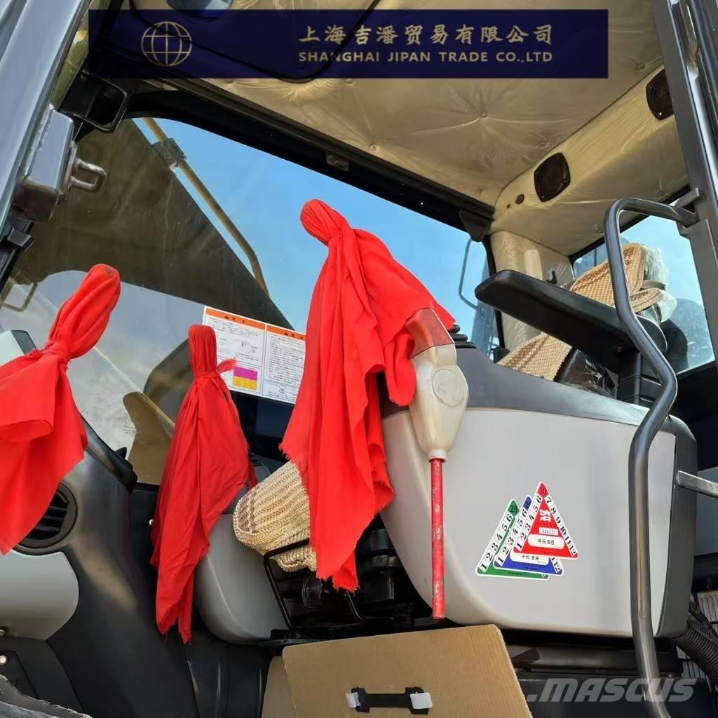 Komatsu PC 200-8 Roomikekskavaatorid