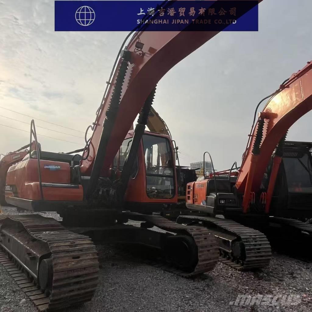 Doosan DH 300 Roomikekskavaatorid