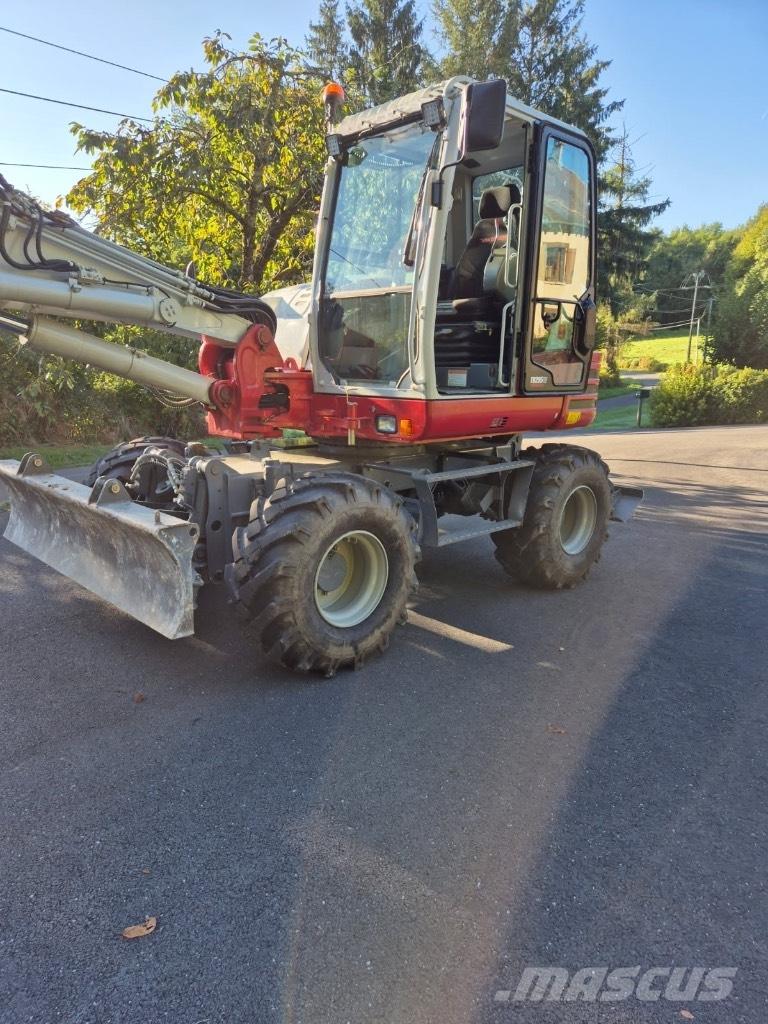 Takeuchi TB 295 W Ratasekskavaatorid