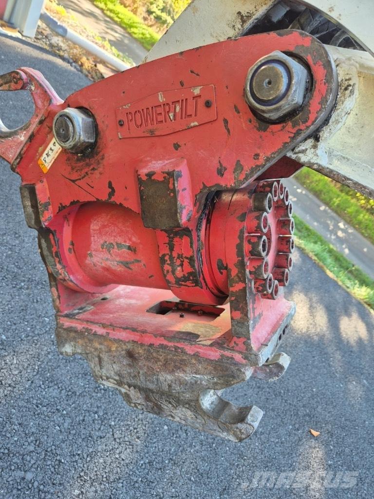 Takeuchi TB 295 W Ratasekskavaatorid