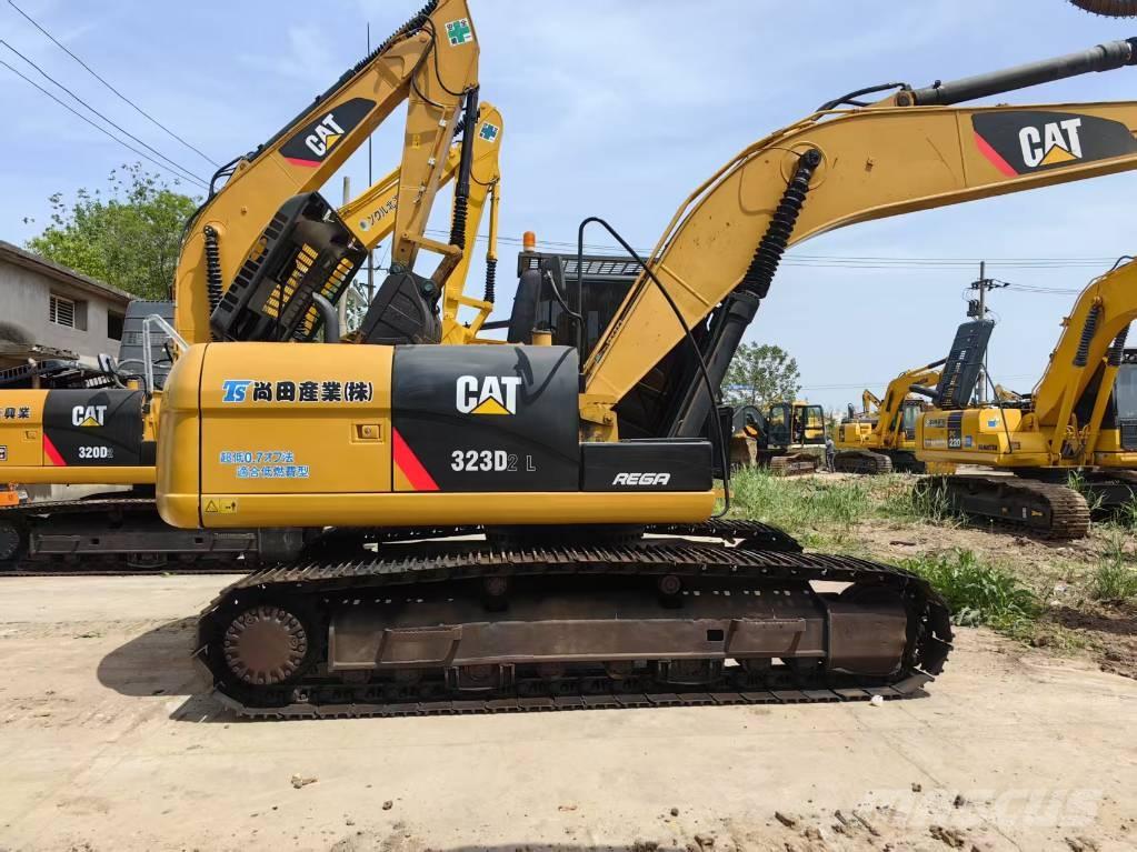CAT 323 D Roomikekskavaatorid