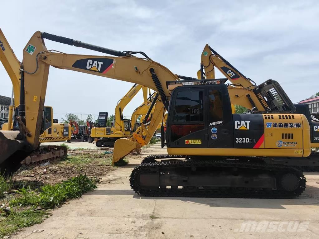 CAT 323 D Roomikekskavaatorid