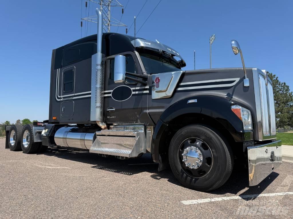Kenworth W 990 Sadulveokid
