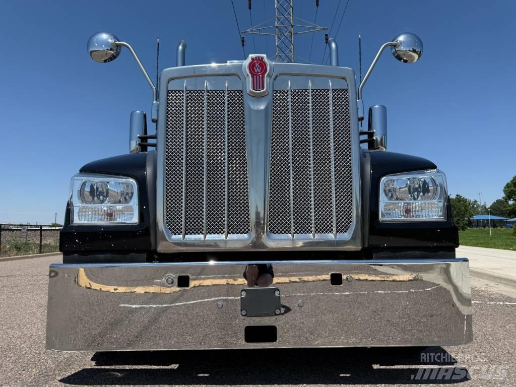 Kenworth W 990 Sadulveokid